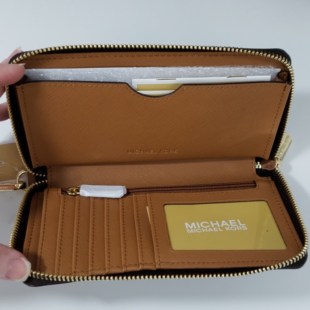 Michael Kors 2PC LG Ciara Satchel & Wrislet - Picture 6 of 7